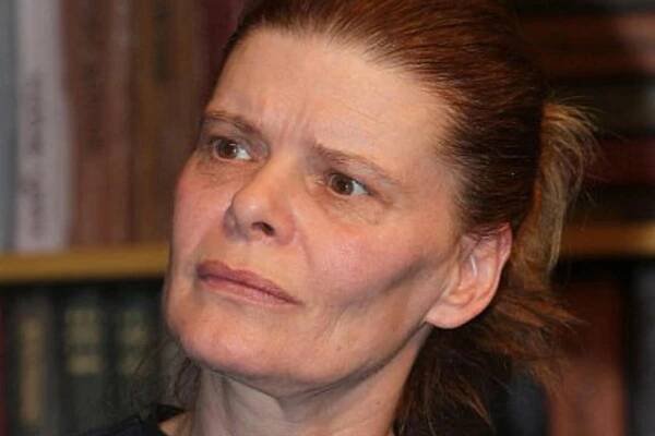 Kam se ztratila oblíbená herečka Zuzana Bydžovská. Už je jí 62 a se šedivými vlasy ji téměř nepoznáte