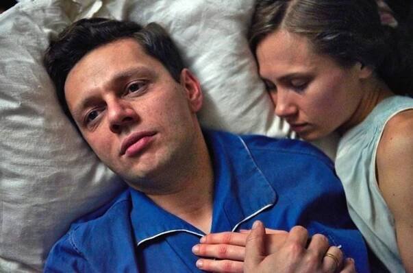 Rivalové navždy - bitva o tenisky - Z filmu - Christian Friedel, Alina Levshin