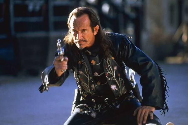 THE QUICK AND THE DEAD, Lance Henriksen