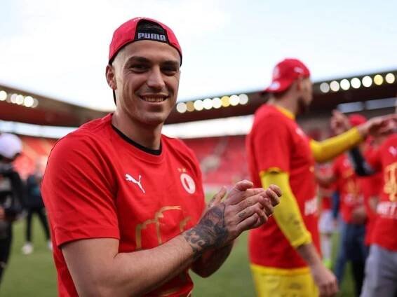Totální sezona vol. 2. Slavia došla k titulu bez prohry. Hložek dotáhl Kuchtu