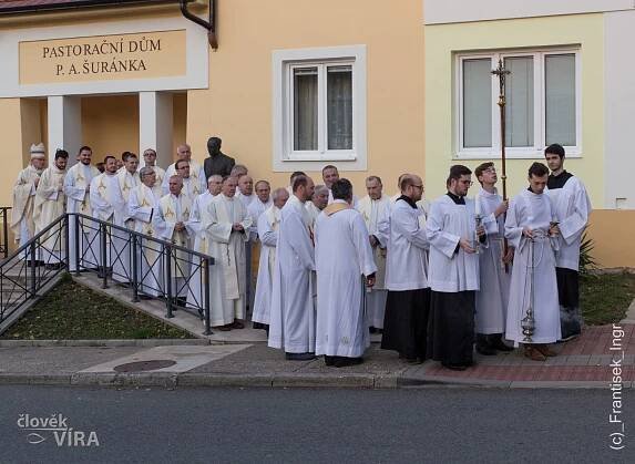 Vzpomínka na P. Antonína Šuránka v Ostrožské Lhotě - Církev.cz | Zprávy