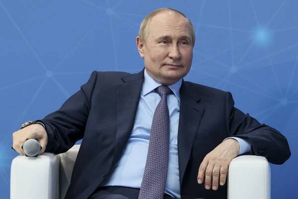 Putin se přirovnal k Petru Velikému a řekl, že ruské vedení musí navracet území