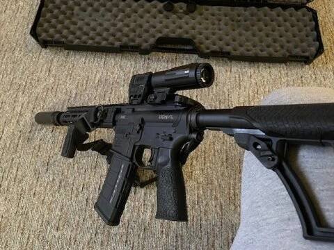 Daniel Defense AR 15 (Bazar zbraní - Puška) - ZBRANĚ.cz