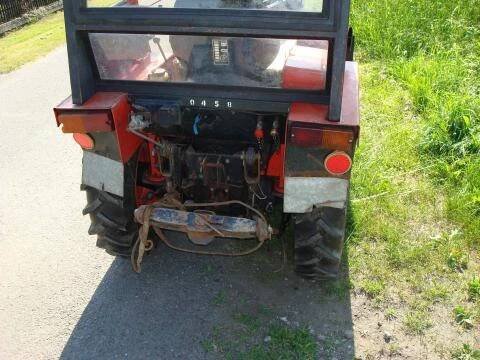 Prodám traktor AGROZET TRAC MT8 050 - Rok výroby 1990, zachovalý - najeto 262 mth. K traktoru lze přikoupit další - agroBAZAR