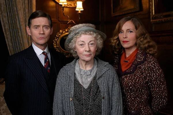 Anthony Andrews, Geraldine McEwan, Greta Scacchi - Slečna Marplová - Cukání v palci - Promo