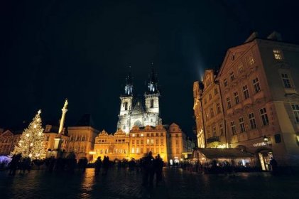 PODÍVEJTE SE: Vánoční rozsvícená Praha dýchá magickou atmostérou