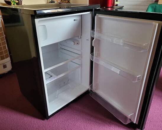 Prodám lednici Concept LT3560bc. V záruce do 2.7.2024 Bez vad a vyčištěná. Cena 3200,- - InzerceTrinec.cz