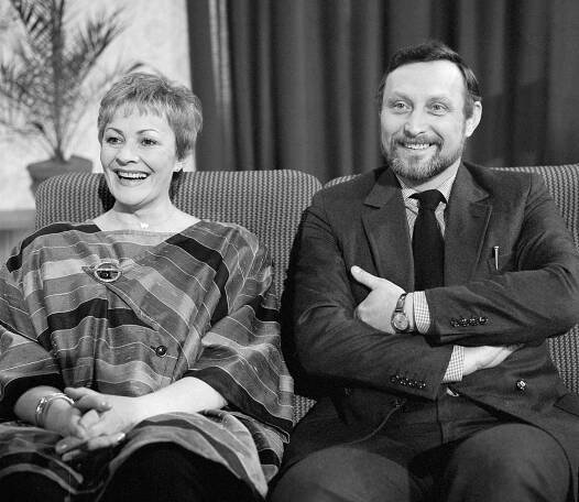 Než se zvedne opona - Z filmu - Věra Galatíková, Ladislav Frej st.