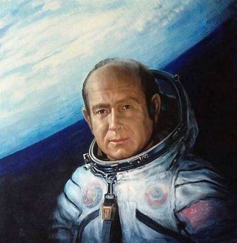 Alexej Leonov (30. května 1934 Listvjanka, Kemerovská oblast – 11. října 2019 Moskva) byl sovětský vojenský letec a kosmonaut ruské národnosti. V roce 1965 byl (jako 11. sovětský kosmonaut ve vesmíru) členem posádky letu kosmické lodi Voschod 2 a vystoupil jako první člověk do volného prostoru. Zúčastnil se také sovětsko-amerického letu Sojuz-Apollo.