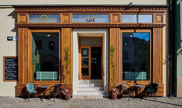 Naše podniky – Restaurace Cappuccino Znojmo