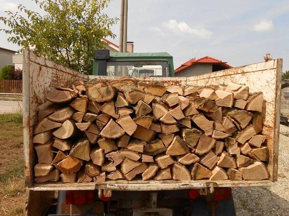 O spoločnosti RoadTrans | Váš partner v autodoprave a stavebníctve