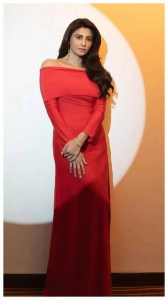 Daisy Shah's ethereal looksUploadSearch