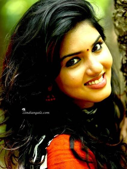 Gayathri Suresh – Hot mallu babe – IndianGalz