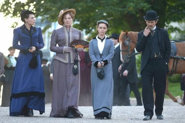 Dvojnásobná vražedkyně Lizzie Bordenová - Z filmu - Clea DuVall, Sara Botsford, Christina Ricci, Stephen McHattie