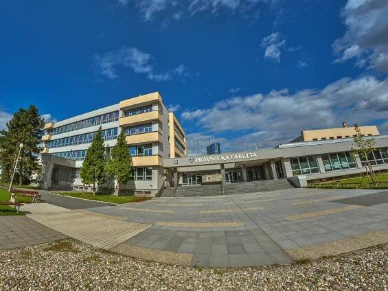 Právnická fakulta získá až 12 milionů na vylepšení studijního prostředí
