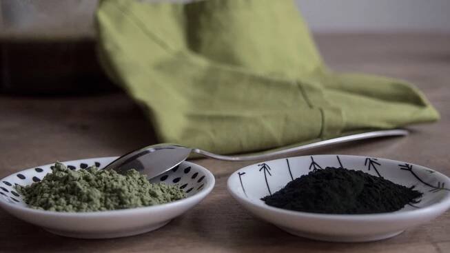 szybki i skuteczny poświąteczny detoks z pomocą alg - chlorelli i spiruliny