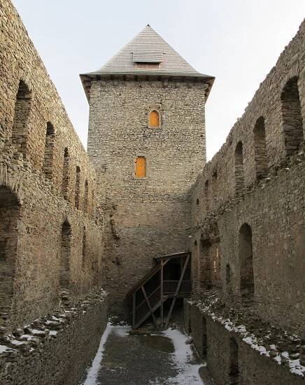Soubor:Kasperk Castle (9).jpg – Wikipedie