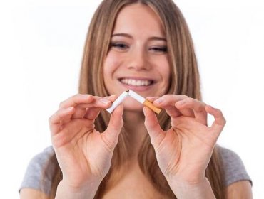 Chcete přestat kouřit? Pravidlo 10 minut a drobné odměny pomůžou lépe než náhražky nikotinu