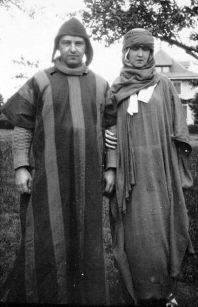 File:Arthur Honegger & Andrée Vaurabourg 1925.jpg - Wikipedia