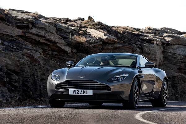 Aston Martin DB11 - technický list, test, motory, vybavení, fotky a ceny