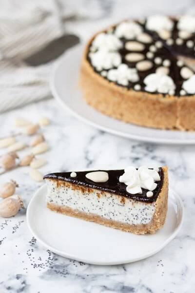 Makový cheesecake s povidly