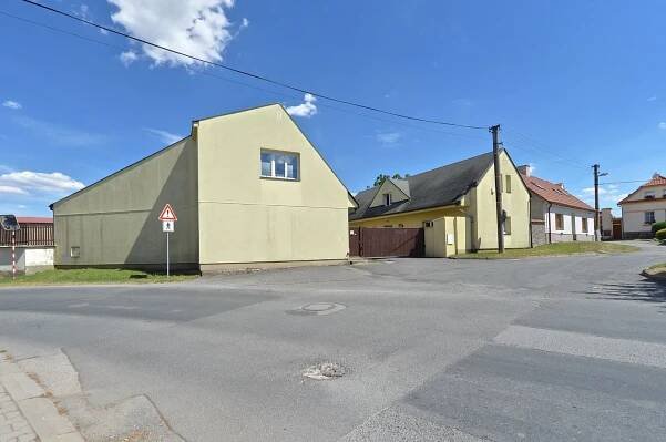 Hájecká, Červený Újezd - Praha-západ | Prodej, Skladový prostor, 1 073 m²
