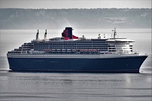 MS VOLENDAM – A FIFTH SHIP ENTERS TORBAY'S 'CRUISE SHIP CAR PARK' | Riviera FM 107.9FM