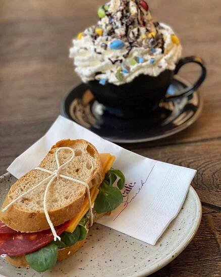 Dobroty v Café Korek.