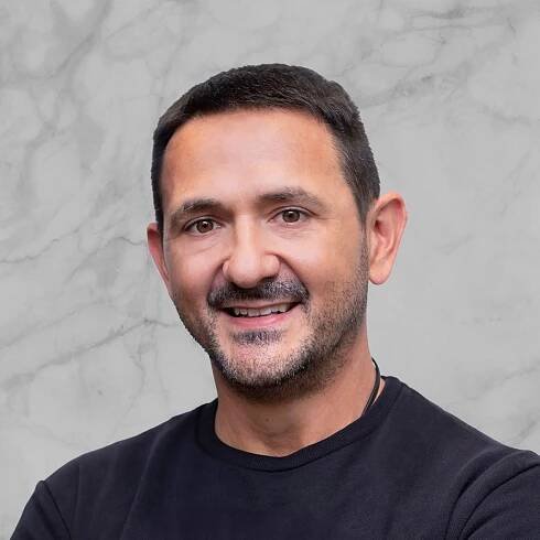 Carlos Camara Mora