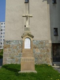 Kříž u kostela ve Starém Lískovci | Drobné památky 