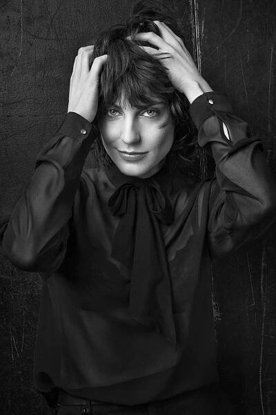 Antje Traue Looking Stunning in Black Suit Wallpaper