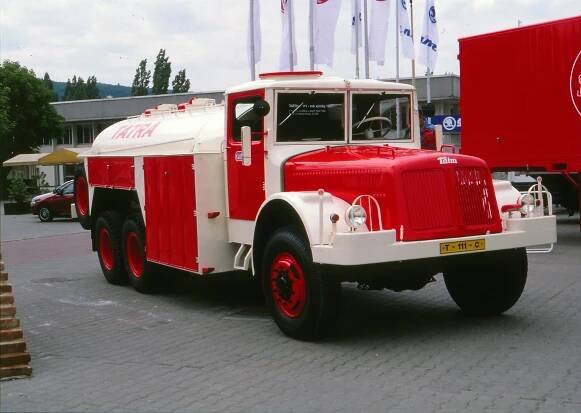 Nejslavnější československý náklaďák? Legendární Tatra 111! Sloužila wehrmachtu, stavbám socialismu, proslavila se ve světě a na Sibiři měla dokonce pomník