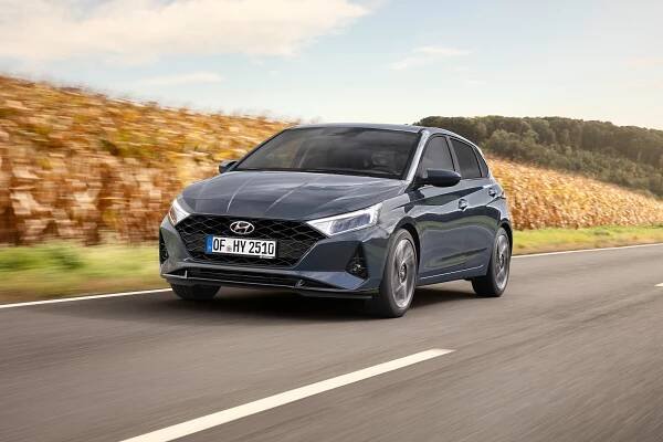 Hyundai i20: Podrobné specifikace vozidel & Interaktivní nástroj pro srovnání
