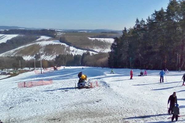 Lyžařský areál Újezd u Valašských Klobouk foto 1