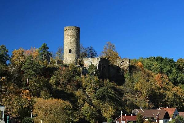 STŘÍPKY Z NAŠÍ KRAJINY: Hrad Dobronice u Bechyně