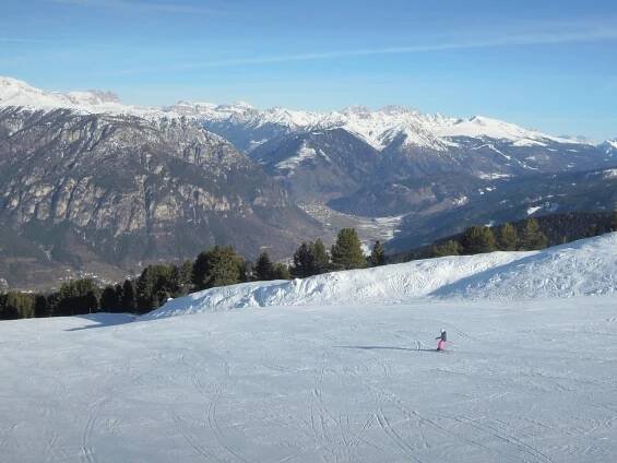 Val di Fiemme: Alpské svahy, kde se domluvíte i česky! A potkat tu můžete i Vikiho Cabadaje