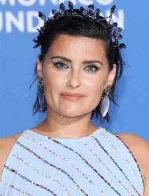 Famous Canadian Singers 2024: Nelly Furtado