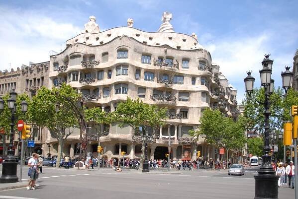 La Pedrera. Barcelona's most famous building. Discover why - Barcelona Local Experiences. Tours in Barcelona