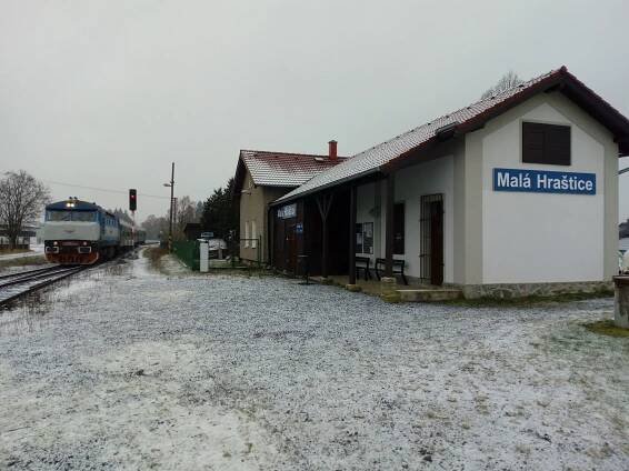 Fotografie - žst Malá Hraštice - 10.12.2022 • Mapy.cz