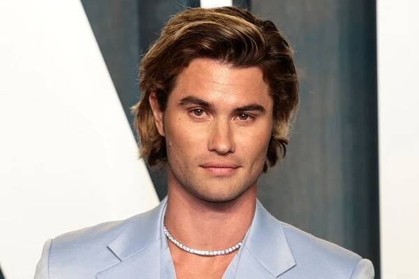 “Outer Banks” Star Chase Stokes Received Death Threats After Posting Photo With His Sister