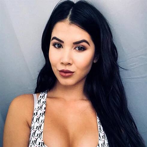 Chtěli byste sex s Lady Dee, ale jste švorc a nemáte výbavu pornoherce? Máme řešení - JenProMuze