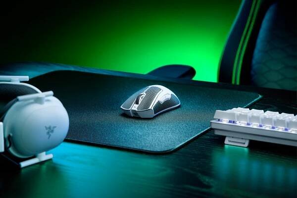 Razer DeathAdder V3 Pro White (RZ01-04630200-R3G1) | TSBOHEMIA.CZ
