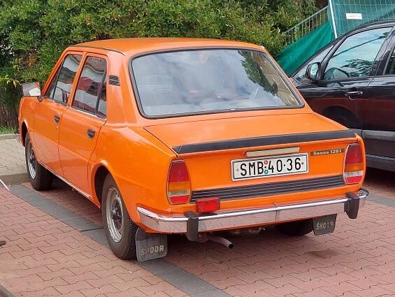 Soubor:Škoda 120L oranžová Semily-220913-161315.jpg – Wikipedie