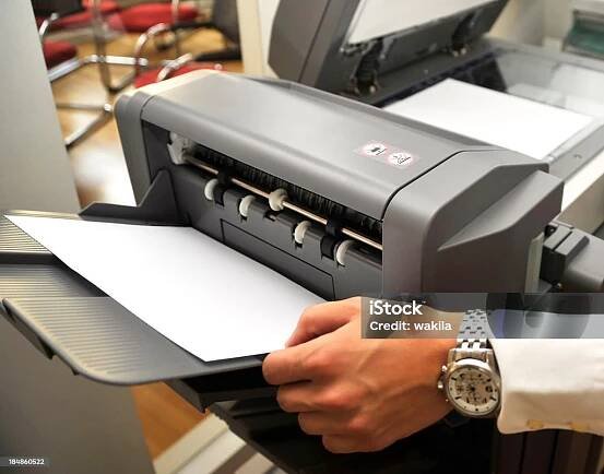 faxová kopírka s copyspace na listu papíru - Bez autorských poplatků Počítačová tiskárna Stock fotka
