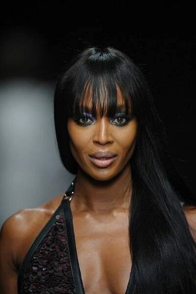 Americká televize přišla s šokujícím odhalením: Naomi Campbell je do půlky hlavy plešatá!