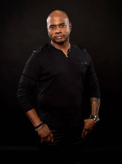 Tony Roberts – Innovative Artists