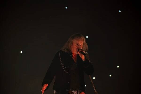 VIDEO, FOTO: Po čertech velkej koncert Kabátů doslova rozohnil libereckou arénu