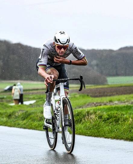 Ako vyhral Mathieu van der Poel monument Okolo Flámska 2024 – Biker.sk