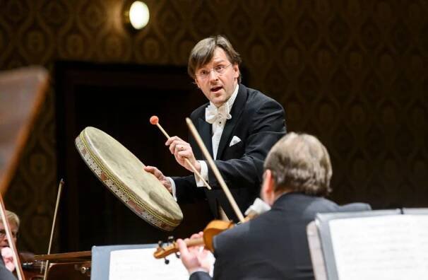 Tomáš Netopil: traversing 140 years of Czech music