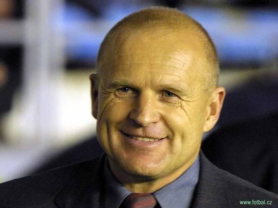 Název: Jaroslav Hřebík 
Autor: Fotbal.cz 
Maximální rozlišení: 1024x768 
Hodnocení: 3/5 
Počet stažení: 9143 
Datum přidání: 22.dubna 2002